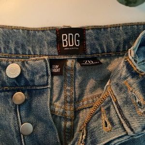 BDG High-Waisted Straight Jean-Ripped Light Wash